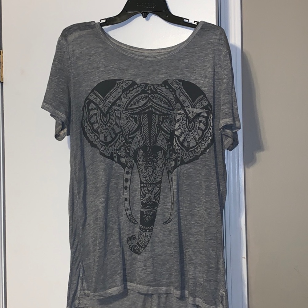 women’s t shirt